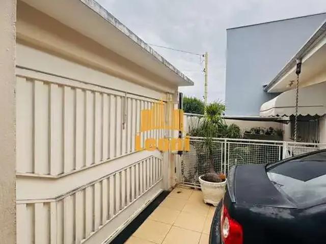 Casa / Sobrado para Venda em São João da Boa Vista/SP Jardim Recanto dos Pássaros 3 Quartos