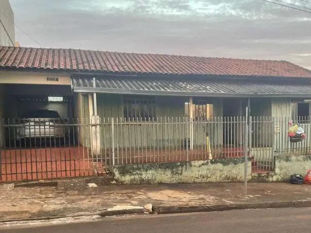 Casa / Sobrado para Venda em São João do Ivaí/PR Centro 2 Quartos