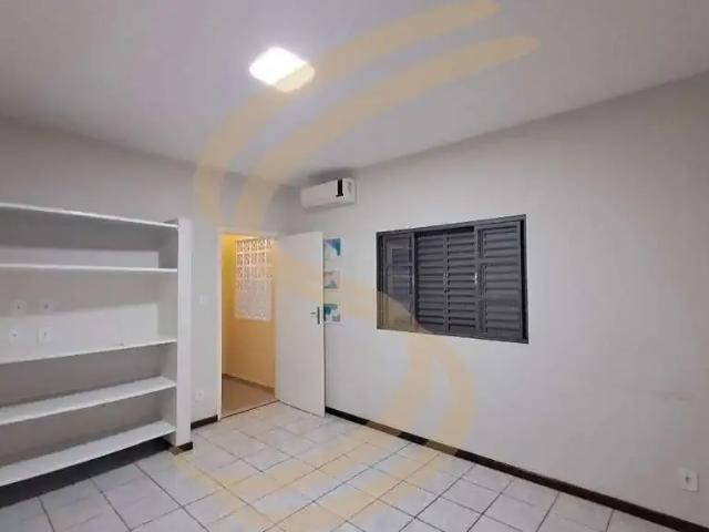 Casa / Sobrado para Venda em São José do Rio Pardo/SP Centro 4 Quartos