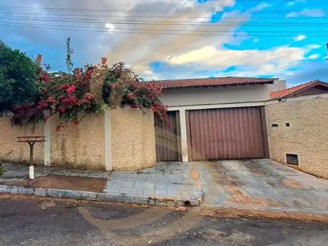 Casa / Sobrado para Venda em São José do Rio Pardo/SP Jardim Santa Tereza 2 Quartos