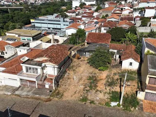 Casa / Sobrado para Venda em São José do Rio Pardo/SP Santo Antônio 3 Quartos
