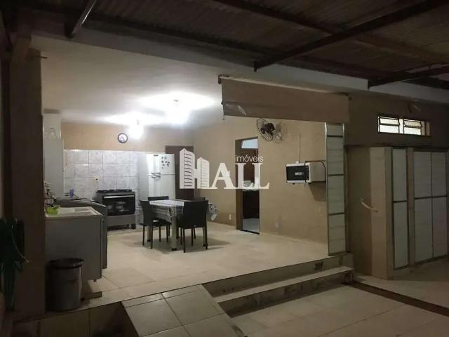 Casa / Sobrado para Venda em São José do Rio Preto/SP Roseiral 4 Quartos
