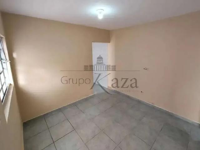 Casa / Sobrado para Venda em São José dos Campos/SP Conjunto Residencial Trinta e Um de Março 3 Quartos