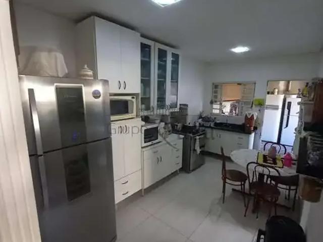 Casa / Sobrado para Venda em São José dos Campos/SP Campo dos Alemães 3 Quartos