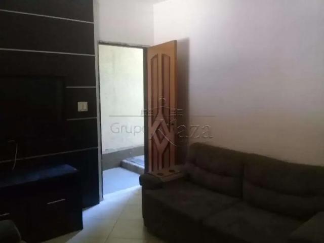 Casa / Sobrado para Venda em São José dos Campos/SP Campo dos Alemães 2 Quartos