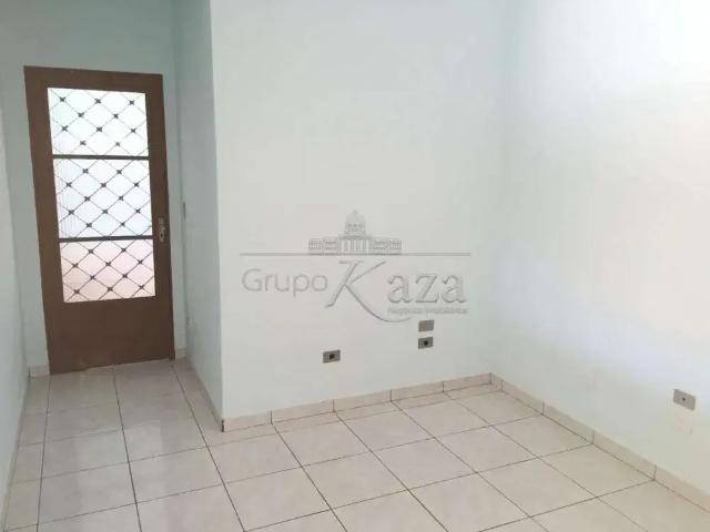 Casa / Sobrado para Venda em São José dos Campos/SP Campo dos Alemães 2 Quartos