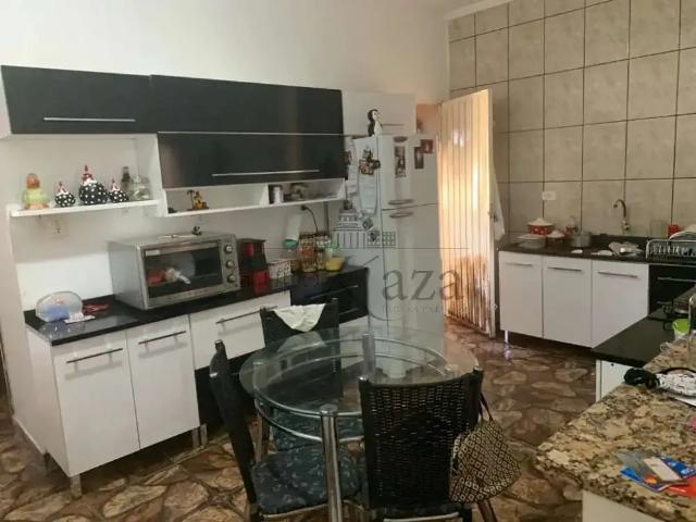Casa / Sobrado para Venda em São José dos Campos/SP Campos de São José 2 Quartos