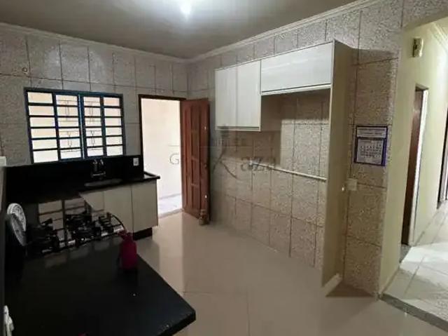 Casa / Sobrado para Venda em São José dos Campos/SP Campos de São José 5 Quartos