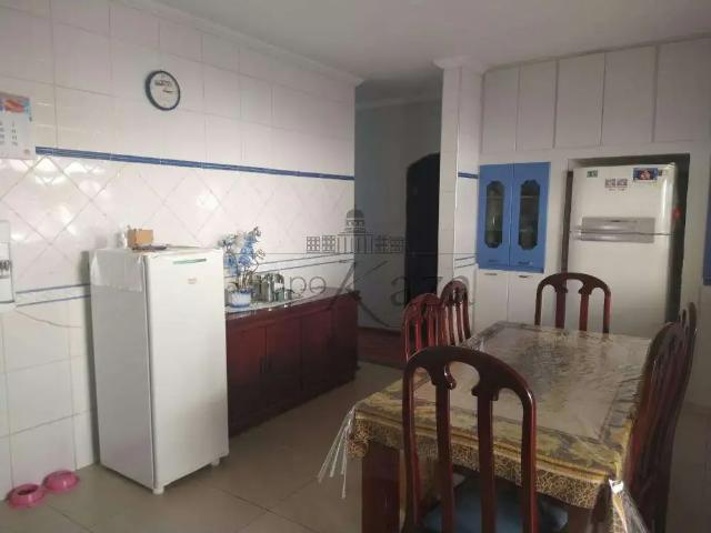 Casa / Sobrado para Venda em São José dos Campos/SP Cidade Morumbi 3 Quartos