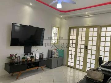 Casa / Sobrado para Venda em São José dos Campos/SP Cidade Morumbi 3 Quartos