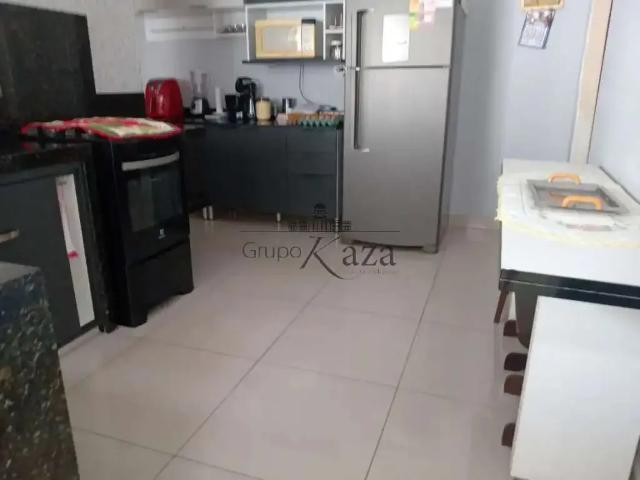 Casa / Sobrado para Venda em São José dos Campos/SP Cidade Morumbi 3 Quartos