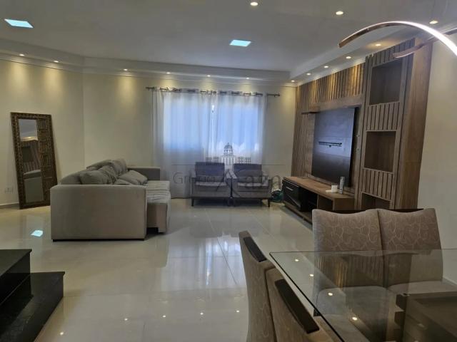 Casa / Sobrado para Venda em São José dos Campos/SP Cidade Vista Verde 3 Quartos