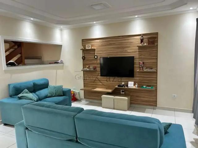 Casa / Sobrado para Venda em São José dos Campos/SP Cidade Vista Verde 4 Quartos