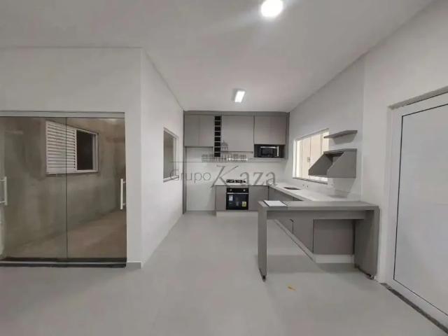 Casa / Sobrado para Venda em São José dos Campos/SP Bosque dos Eucaliptos 3 Quartos