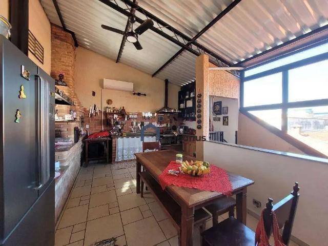 Casa / Sobrado para Venda em São José dos Campos/SP Bosque dos Eucaliptos 3 Quartos