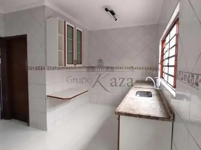 Casa / Sobrado para Venda em São José dos Campos/SP Bosque dos Eucaliptos 3 Quartos
