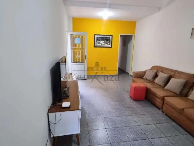 Casa / Sobrado para Venda em São José dos Campos/SP Bosque dos Eucaliptos 3 Quartos