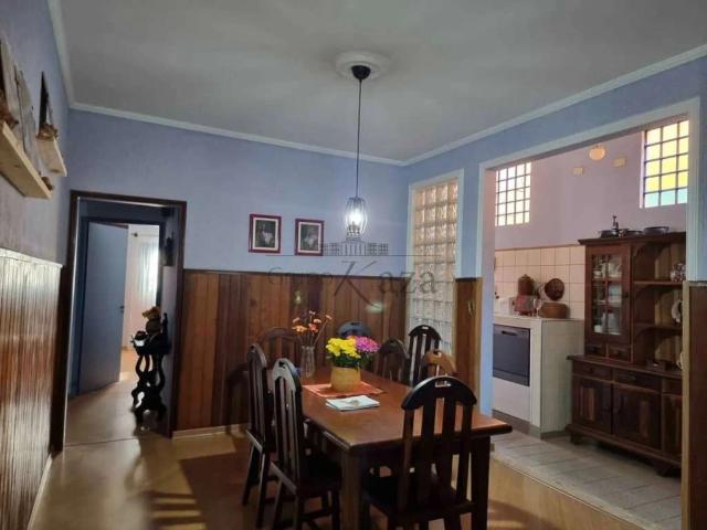 Casa / Sobrado para Venda em São José dos Campos/SP Bosque dos Eucaliptos 3 Quartos