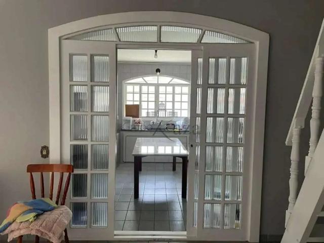 Casa / Sobrado para Venda em São José dos Campos/SP Bosque dos Eucaliptos 3 Quartos
