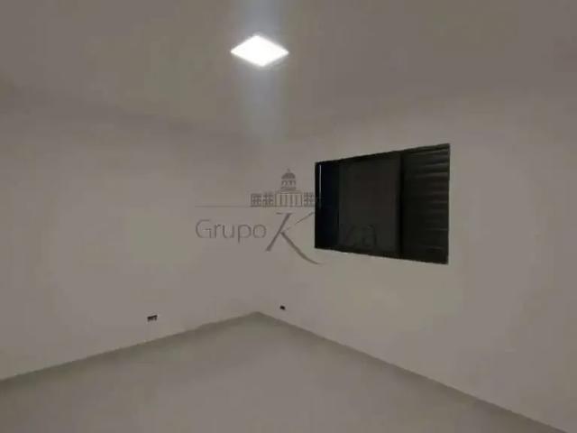 Casa / Sobrado para Venda em São José dos Campos/SP Bosque dos Eucaliptos 3 Quartos
