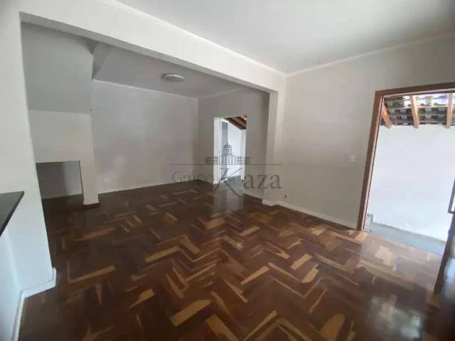 Casa / Sobrado para Venda em São José dos Campos/SP Bosque dos Eucaliptos 3 Quartos