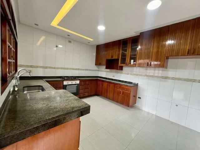 Casa / Sobrado para Venda em São José dos Campos/SP Bosque dos Eucaliptos 4 Quartos