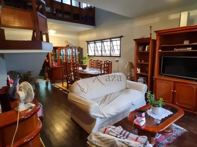 Casa / Sobrado para Venda em São José dos Campos/SP Bosque dos Eucaliptos 4 Quartos