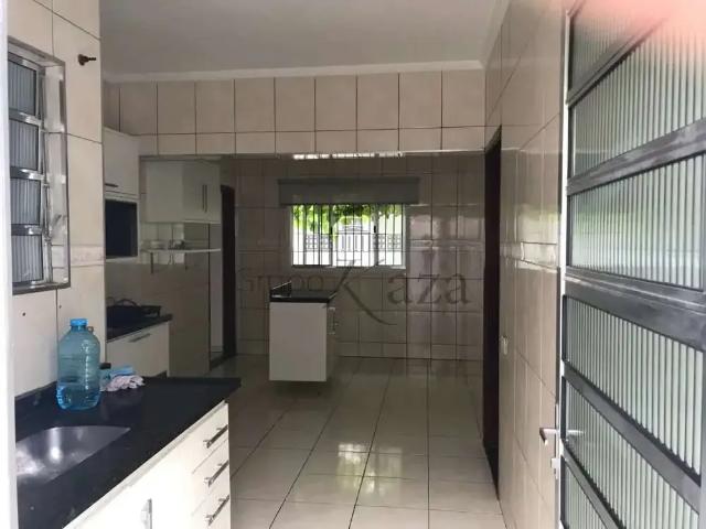 Casa / Sobrado para Venda em São José dos Campos/SP Jardim Motorama 3 Quartos