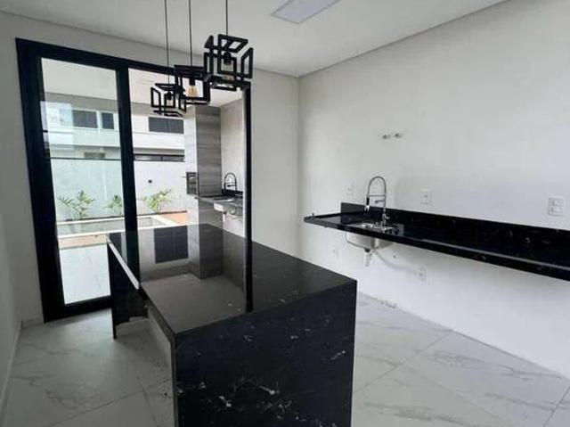 Casa / Sobrado para Venda em São José dos Campos/SP Jardim Motorama 3 Quartos