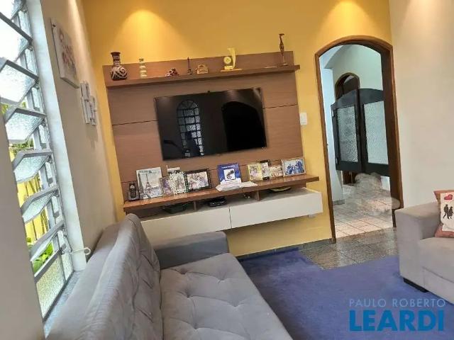 Casa / Sobrado para Venda em São José dos Campos/SP Jardim Nova Detroit 3 Quartos