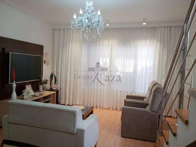 Casa / Sobrado para Venda em São José dos Campos/SP Jardim Oriente 3 Quartos
