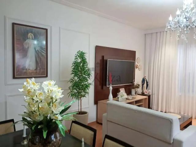 Casa / Sobrado para Venda em São José dos Campos/SP Jardim Oriente 3 Quartos