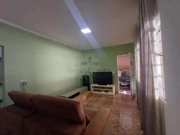Casa / Sobrado para Venda em São José dos Campos/SP Jardim Oriente 3 Quartos