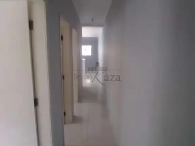 Casa / Sobrado para Venda em São José dos Campos/SP Jardim Oriente 3 Quartos