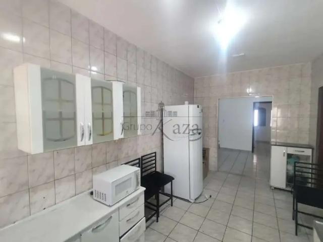 Casa / Sobrado para Venda em São José dos Campos/SP Jardim Oriente 3 Quartos
