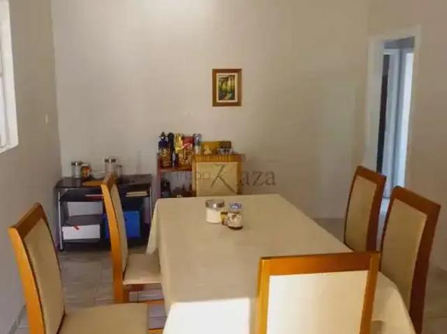 Casa / Sobrado para Venda em São José dos Campos/SP Jardim Oriente 3 Quartos