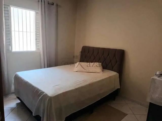 Casa / Sobrado para Venda em São José dos Campos/SP Jardim Oriente 2 Quartos