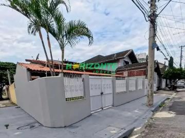 Casa à venda em Jardim Oriente - Garagem