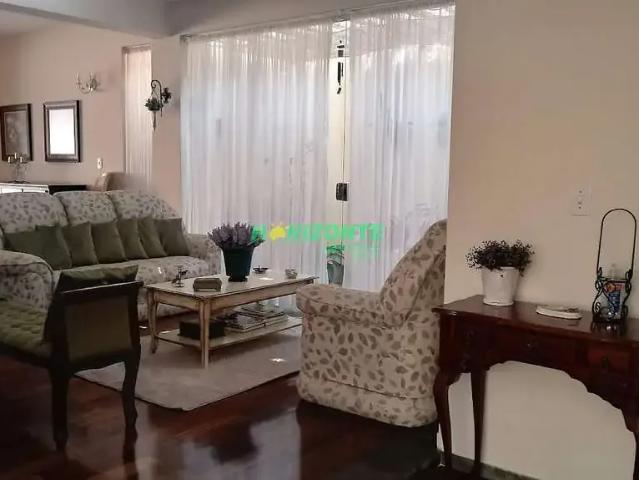 Casa / Sobrado para Venda em São José dos Campos/SP Jardim Alvorada 4 Quartos