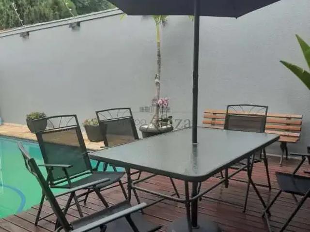 Casa / Sobrado para Venda em São José dos Campos/SP Jardim Alvorada 4 Quartos
