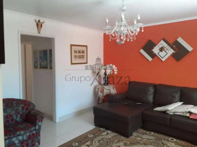 Casa / Sobrado para Venda em São José dos Campos/SP Jardim Bela Vista 4 Quartos