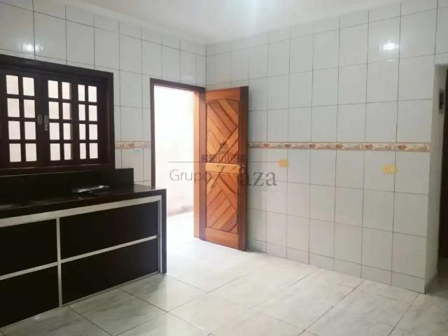 Casa / Sobrado para Venda em São José dos Campos/SP Jardim Colonial 2 Quartos