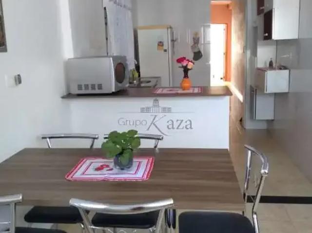 Casa / Sobrado para Venda em São José dos Campos/SP Jardim Colonial 3 Quartos