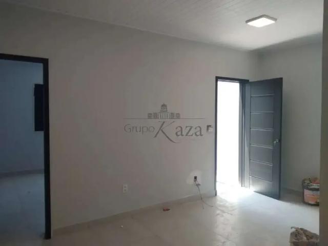 Casa / Sobrado para Venda em São José dos Campos/SP Jardim Cruzeiro do Sul 2 Quartos