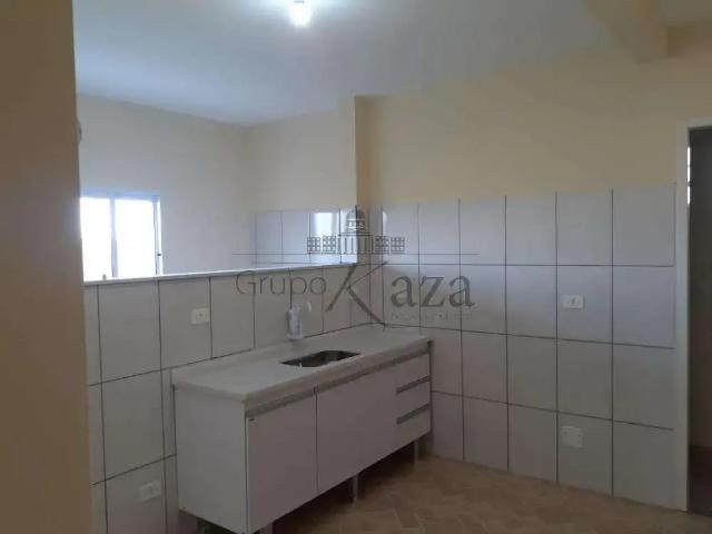 Casa / Sobrado para Venda em São José dos Campos/SP Jardim Cruzeiro do Sul 3 Quartos