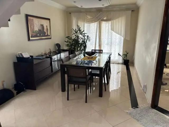 Casa / Sobrado para Venda em São José dos Campos/SP Jardim das Colinas 4 Quartos