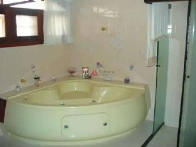 Casa / Sobrado para Venda em São José dos Campos/SP Jardim das Colinas 5 Quartos
