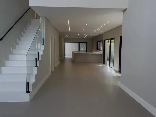 Casa / Sobrado para Venda em São José dos Campos/SP Jardim das Colinas 5 Quartos