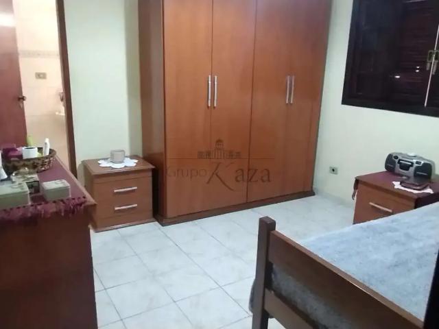 Casa / Sobrado para Venda em São José dos Campos/SP Jardim das Indústrias 2 Quartos