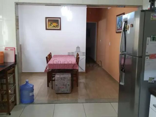 Casa / Sobrado para Venda em São José dos Campos/SP Jardim das Indústrias 3 Quartos